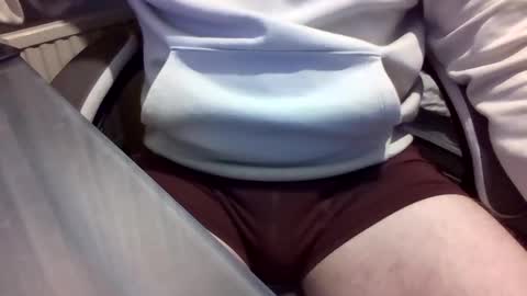 jakieg010 online show from April 18, 2026, 3:43 am