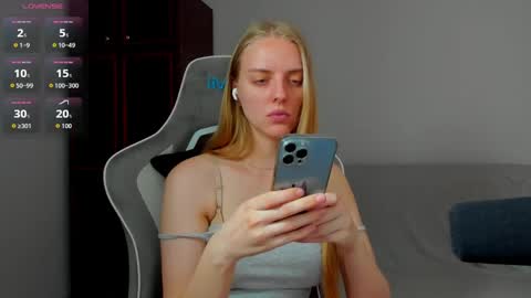 Snapshot of jam_cream chatting on May 22, 2026, 8:21 am Sofia online show from May 22, 2026, 8:21 am