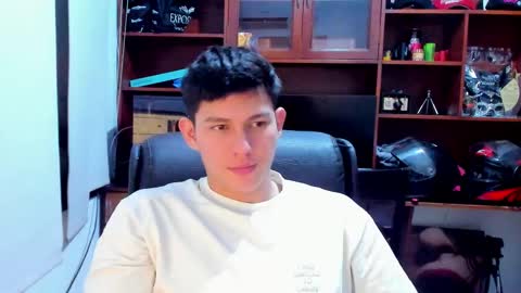 james_cr online show from January 31, 2025, 5:51 am