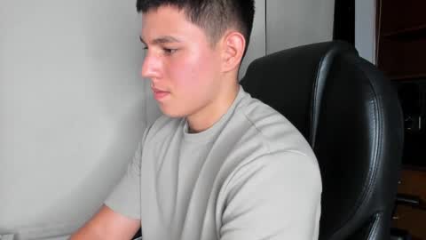 james_cr online show from February 21, 2025, 11:43 pm