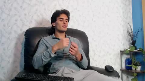 james_morrisonm online show from April 22, 2026, 1:12 pm