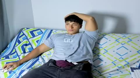 james_silva1 online show from May 16, 2026, 11:14 pm