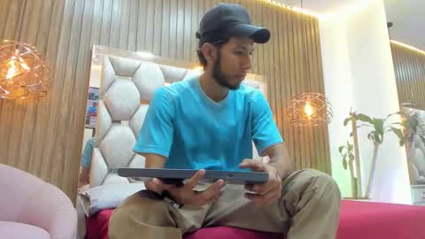 Snapshot of james_walsh chatting on March 19, 2026, 11:36 am James Walsh online show from March 19, 2026, 11:36 am