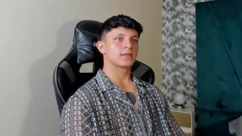 jamesgolden_ online show from March 1, 2025, 2:48 am