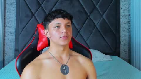 jamesgolden_ online show from March 5, 2025, 1:17 pm