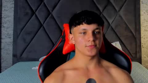 jamesgolden_ online show from March 12, 2025, 6:33 pm