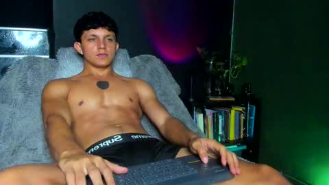 jamesgolden_ online show from September 30, 2025, 12:37 am