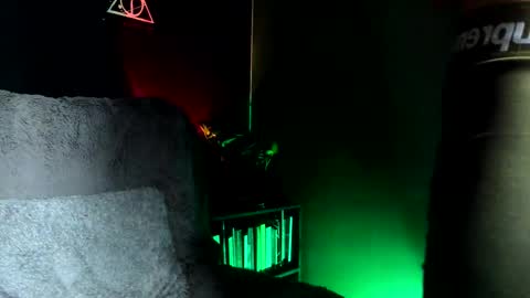 jamesgolden_ online show from October 1, 2025, 2:28 am