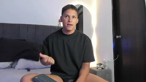 Snapshot of jamesowenn chatting on May 25, 2026, 7:14 am James Owenn online show from May 25, 2026, 7:14 am