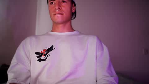 jamesss____ online show from December 19, 2024, 4:02 pm