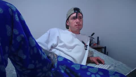 jamesss____ online show from February 11, 2025, 4:01 am