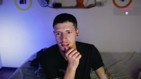 jamesss____ online show from November 16, 2025, 10:48 pm