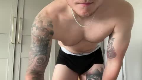 jameswood9768 online show from June 12, 2026, 6:29 pm