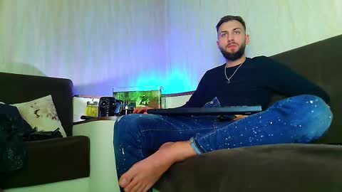 Robbie online show from March 7, 2025, 9:48 pm