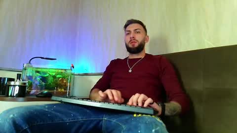 Robbie online show from March 8, 2025, 8:35 pm