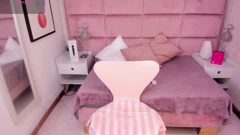 Janah Myers online show from September 25, 2025, 12:53 pm