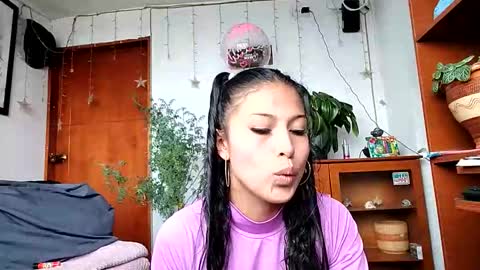 janariivera1 online show from March 25, 2026, 4:13 pm