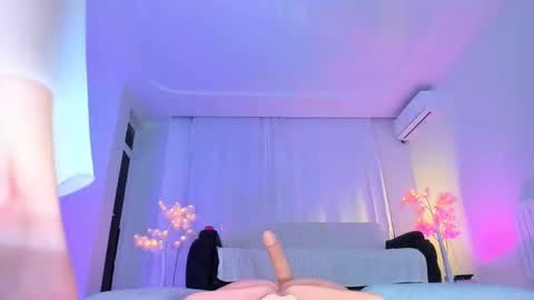 Jenia online show from December 19, 2024, 8:02 pm