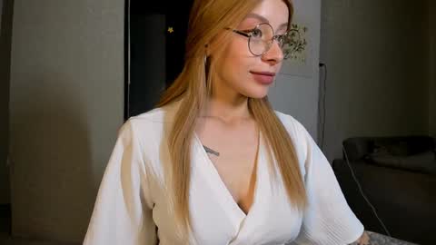 Snapshot of jane_bright chatting on January 17, 2025, 9:17 pm Jane online show from January 17, 2025, 9:17 pm