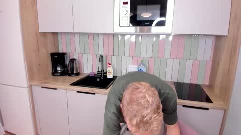 Jane online show from September 14, 2025, 8:41 pm