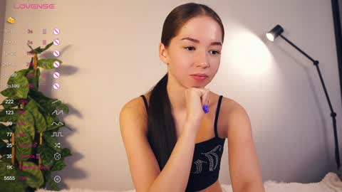 Jennifer  online show from January 27, 2025, 9:02 am