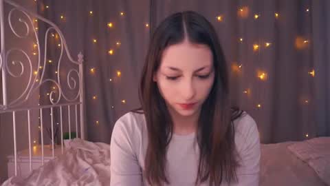 Jennifer  online show from February 3, 2025, 5:07 am