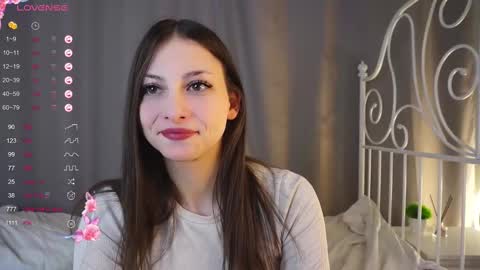 Jennifer  online show from February 16, 2025, 11:16 am