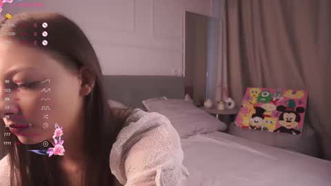 Jennifer  online show from March 9, 2025, 4:05 am