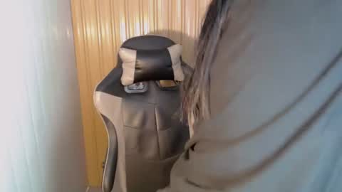 janicaslut_18 online show from April 20, 2026, 1:19 am