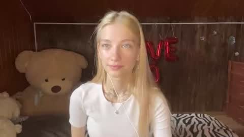 Snapshot of janicesivertsen chatting on June 25, 2026, 8:08 am Elsa online show from June 25, 2026, 8:08 am