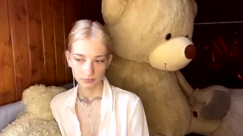 Snapshot of janicesivertsen chatting on June 29, 2026, 8:09 am Elsa online show from June 29, 2026, 8:09 am