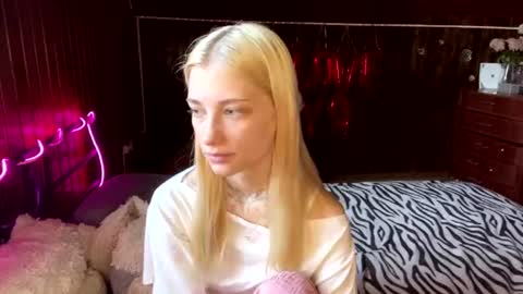 Snapshot of janicesivertsen chatting on August 2, 2026, 8:13 am Elsa online show from August 2, 2026, 8:13 am