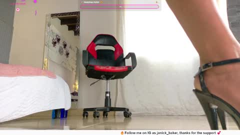Snapshot of janick_baker chatting on May 23, 2026, 6:01 pm janick_baker online show from May 23, 2026, 6:01 pm