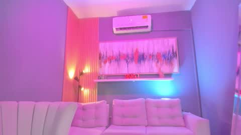 Janinne  online show from February 20, 2026, 11:00 am