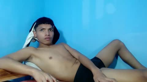 janlloyd04 online show from April 20, 2026, 2:20 pm