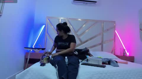 Janna online show from November 3, 2025, 3:41 am