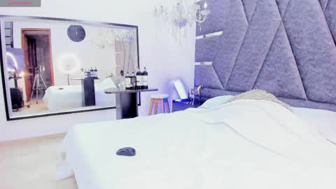 Janna online show from April 18, 2026, 4:05 am