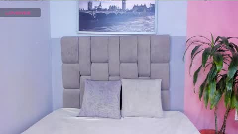 Snapshot of janna_lopezz chatting on December 23, 2025, 10:57 am Janna online show from December 23, 2025, 10:57 am