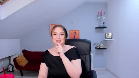 JaquelinLaurent online show from February 17, 2026, 9:54 pm