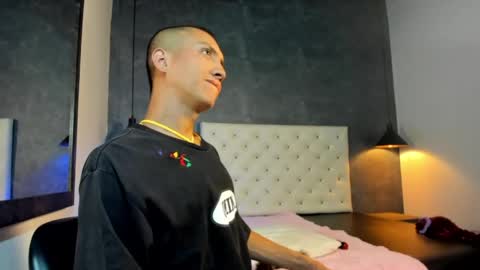 Snapshot of jara_chick chatting on May 11, 2026, 7:44 pm Jara online show from May 11, 2026, 7:44 pm