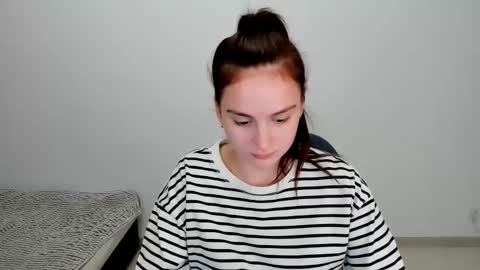 Snapshot of jasmi_girl chatting on December 10, 2024, 11:54 am jasmi_girl online show from December 10, 2024, 11:54 am