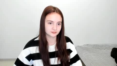 Snapshot of jasmi_girl chatting on December 11, 2024, 10:14 am jasmi_girl online show from December 11, 2024, 10:14 am