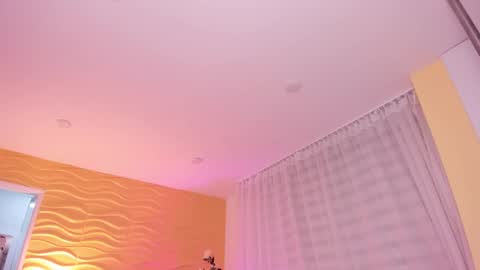 Jasmin Evans online show from February 18, 2025, 11:30 pm