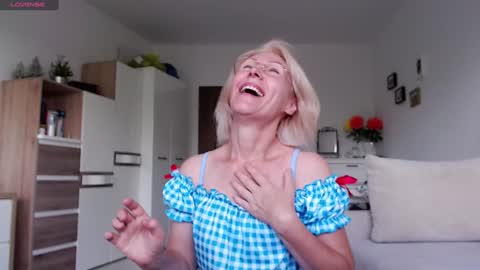 Jasmin room for people 40 online show from September 16, 2025, 8:48 am