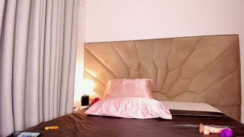 jasmin_melons online show from October 16, 2025, 3:40 am