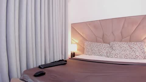 jasmin_melons online show from November 27, 2025, 4:03 am