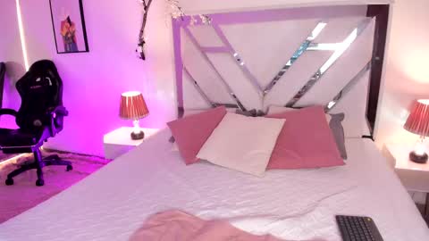 Snapshot of jasmincollin25 chatting on May 31, 2026, 2:31 am JASMIN online show from May 31, 2026, 2:31 am