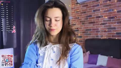 Chloe online show from October 13, 2025, 6:13 am