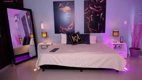 Instagram jasminecampbell1  online show from January 14, 2026, 9:20 pm