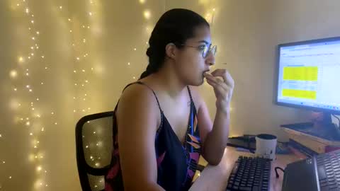 Jasmine online show from March 12, 2026, 12:44 pm